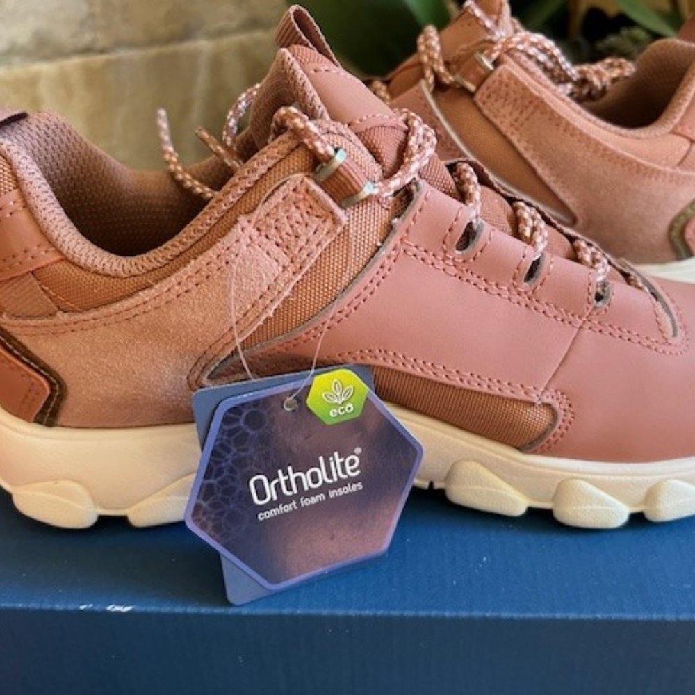 K-Swiss Leather Ortholite Shoes NEW WITH TAGS